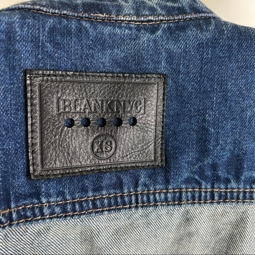 Blank NYC Blue Denim Distressed Crop Jean Jacket Size XS - Picture 4 of 9